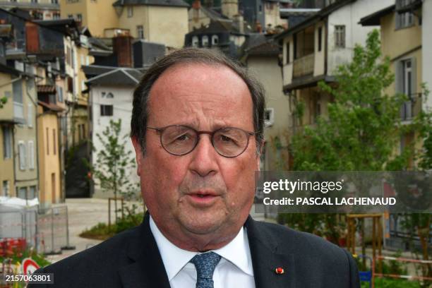 Former President of France and member of the French Socialist Party Francois Hollande delivers a press conference to announce his candidacy for left...