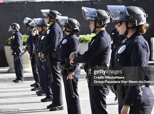 Lapd Riot Officers 62 Lapd Helmet Stock Photos, High-Res Pictures, and Images - Getty Images