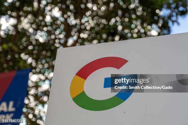 Goog Look Sign Sign 14,496 Google Sign Stock Photos, High-Res Pictures, and Images - Getty ...