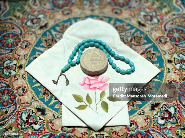 Easy Prayer Rug Pattern 210 Prayer Rug Pattern Stock Photos, High-Res Pictures, and Images ...