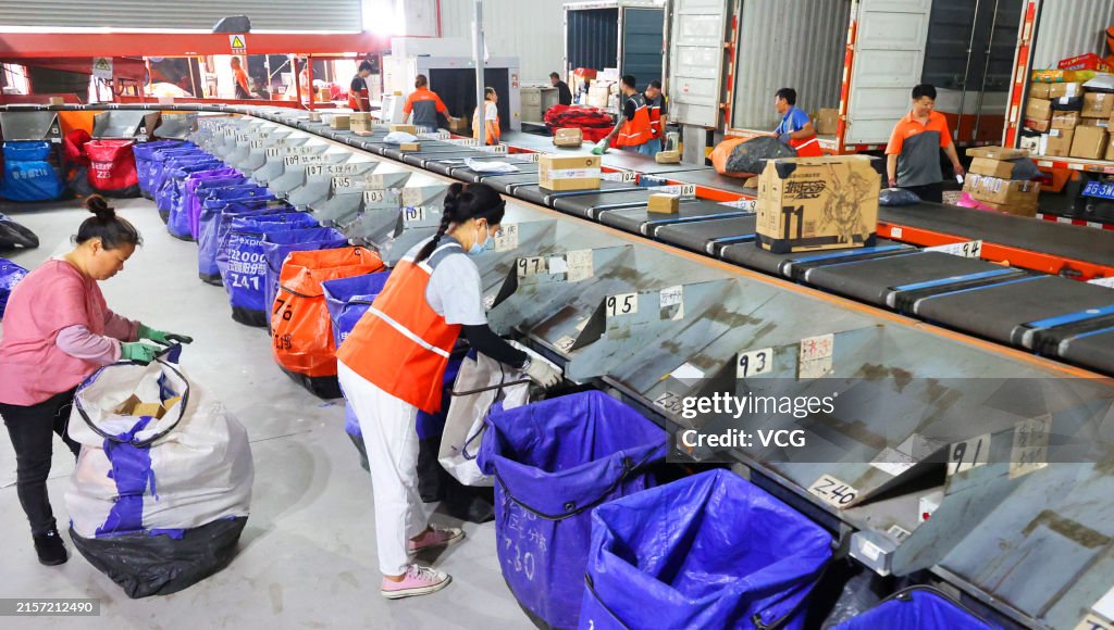 Express Companies Prepare For 618 Shopping Festival In China