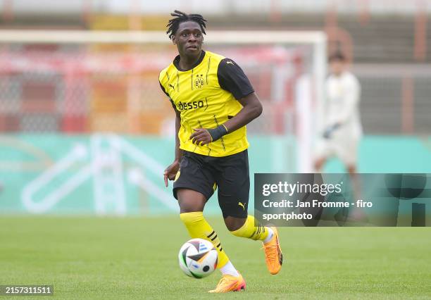 William Rashidi 770.502 Jugendmannschaft Fußball Stock Photos, High-Res Pictures, and ...