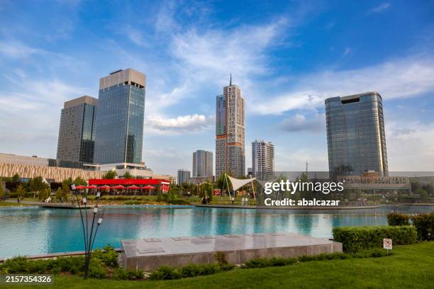 stadtpark taschkent - tashkent stock-fotos und bilder