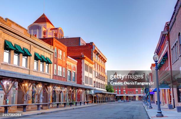 downtown roanoke, virginia - roanoke virginia photos et images de collection