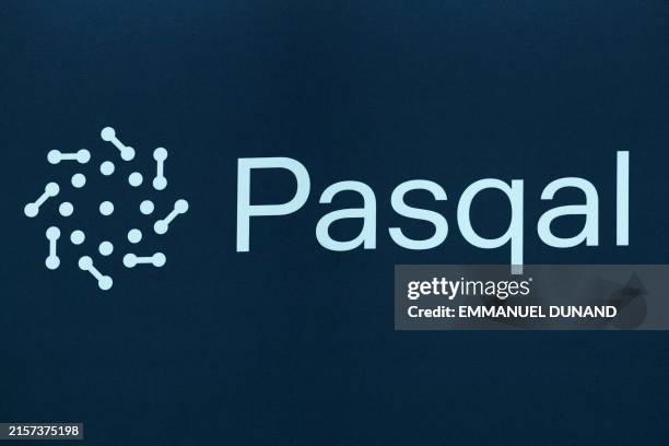 Pascal Computing Logo 1,957 Quantum Computer Technology Stock Photos, High-Res Pictures, and ...