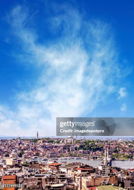 stadtbild von istanbul european side aus der vogelperspektive - bosporus bucht goldenes horn istanbul stock-fotos und bilder