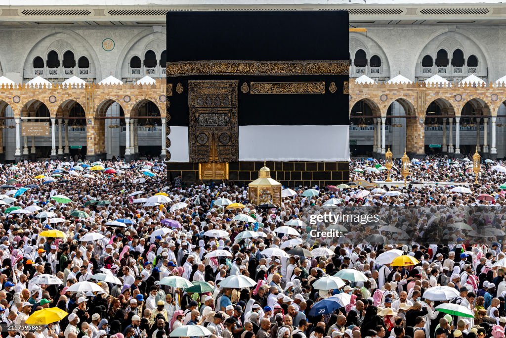 TOPSHOT-SAUDI-RELIGION-ISLAM-HAJJ