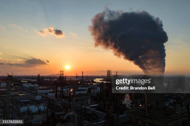 Houston Refineries 30 Photos & High Res Pictures - Getty Images