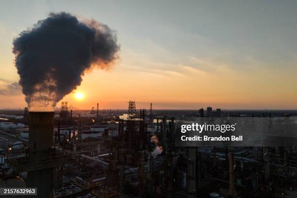 Houston Refineries 1,158 Houston Refinery Stock Photos, High-Res Pictures, and Images ...