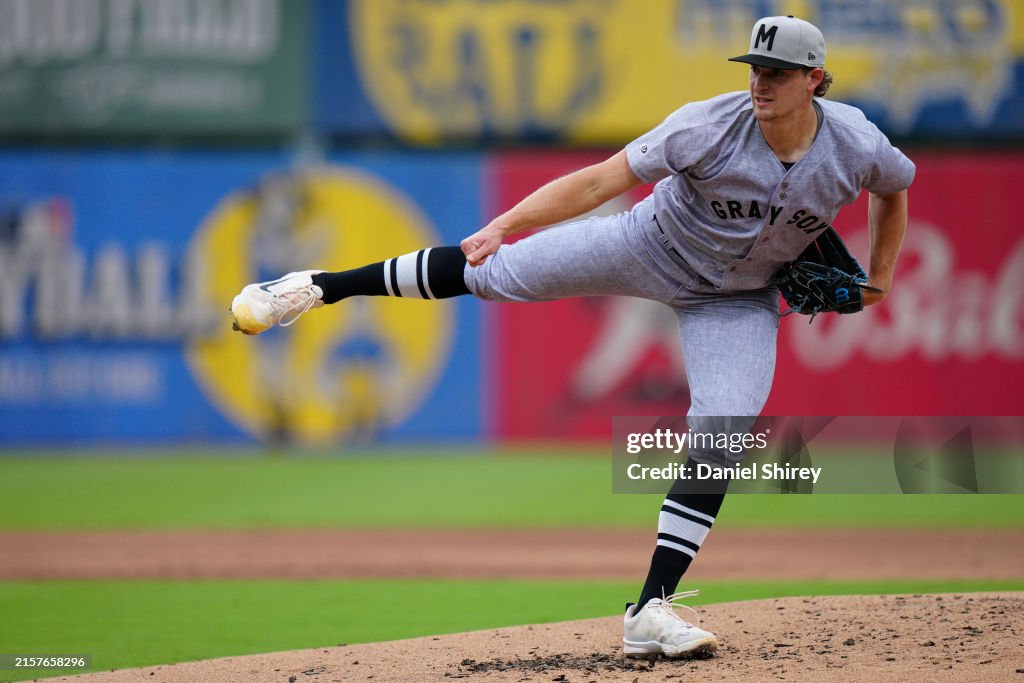 Montgomery Biscuits v. Birmingham Barons