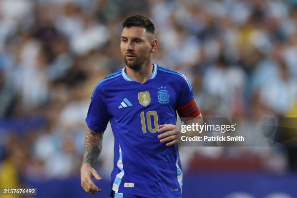 Messi R 27,550 Messi In Action Stock Photos, High-Res Pictures, and Images ...