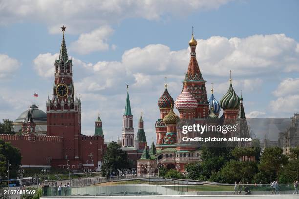 June 2024, Russia, Moskau: The Kremlin and St. Basil's Cathedral on Red Square. Photo: Ulf Mauder/dpa
