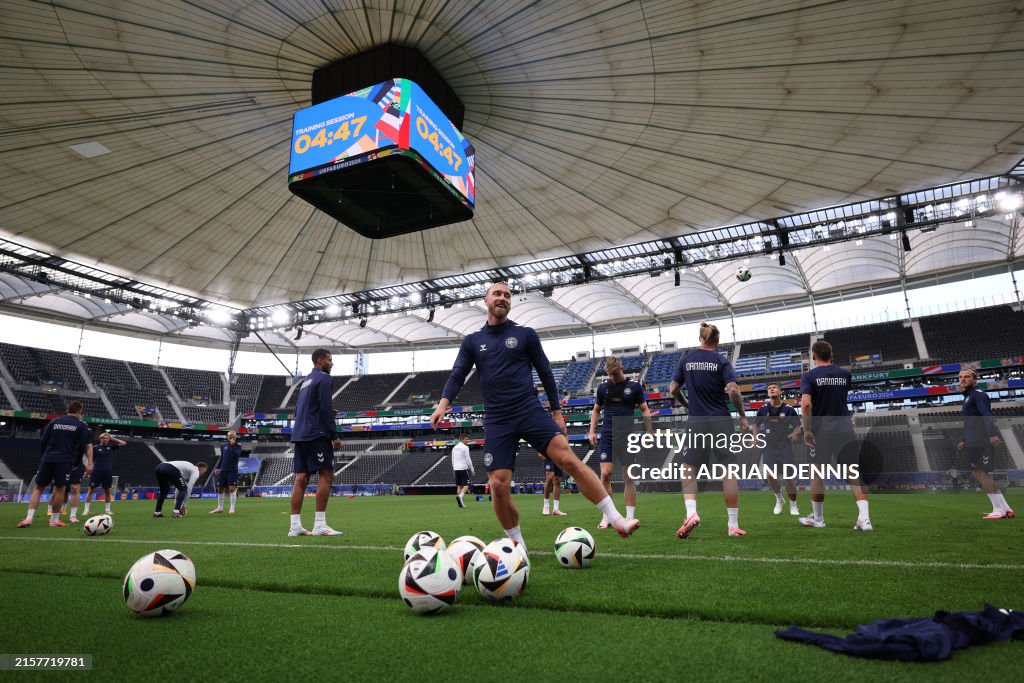 FBL-EURO-2024-DEN-TRAINING