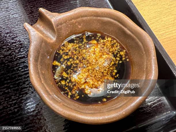 smashed wasabi soy sauce for kaisendon - salsa de soja fotografías e imágenes de stock