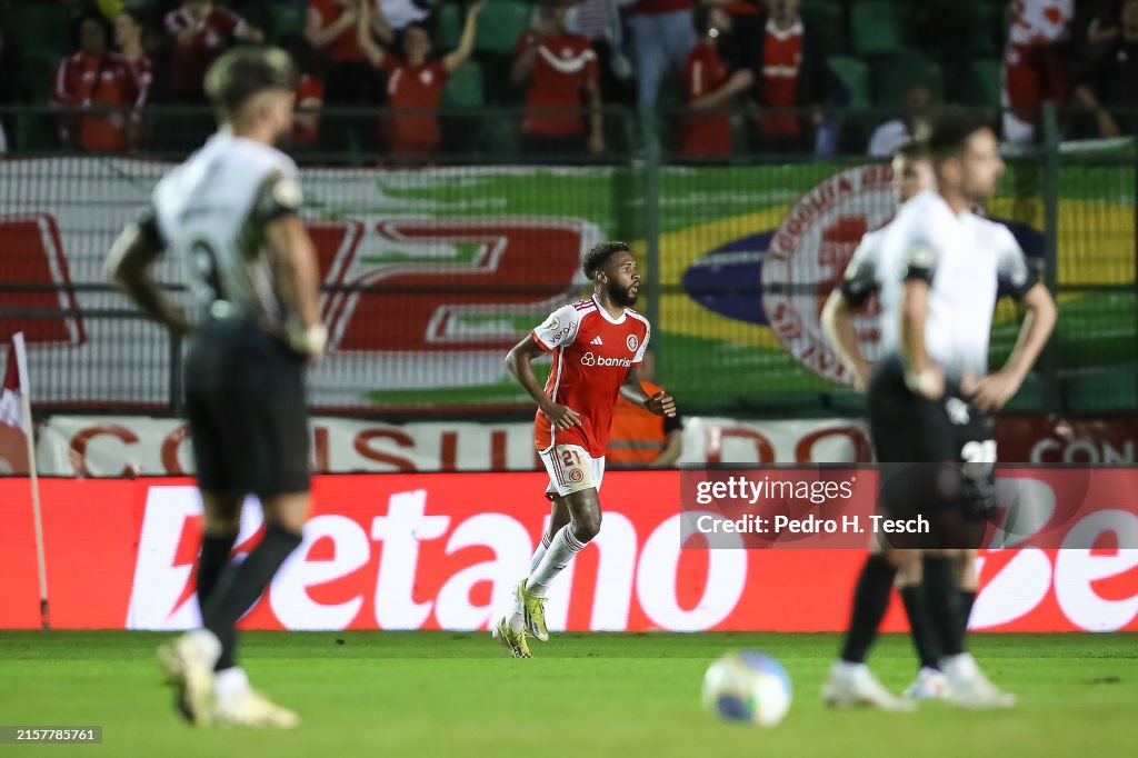 Internacional v Corinthians - Brasileirao 2024