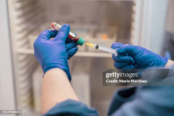 Blood Sample Injection 2,021 Injections Drawing Stock Photos, High-Res Pictures, and Images ...