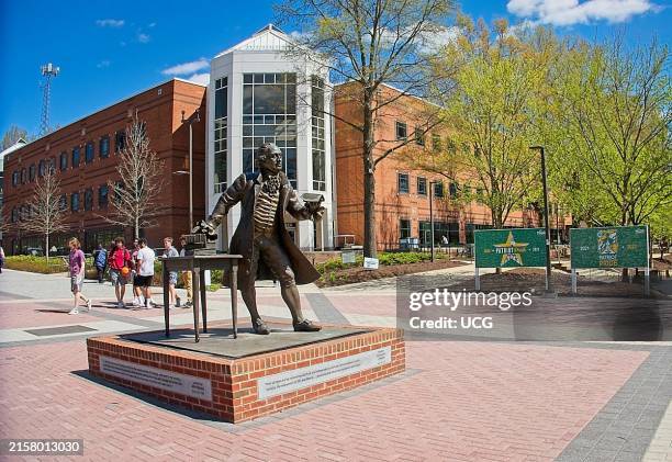 George Mason Couges 463 George Mason University Campus Stock Photos, High-Res Pictures, and ...