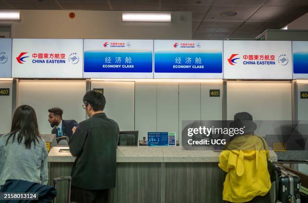 Queue Inchina 23,275 Chinese Queue Stock Photos, High-Res Pictures, and Images ...