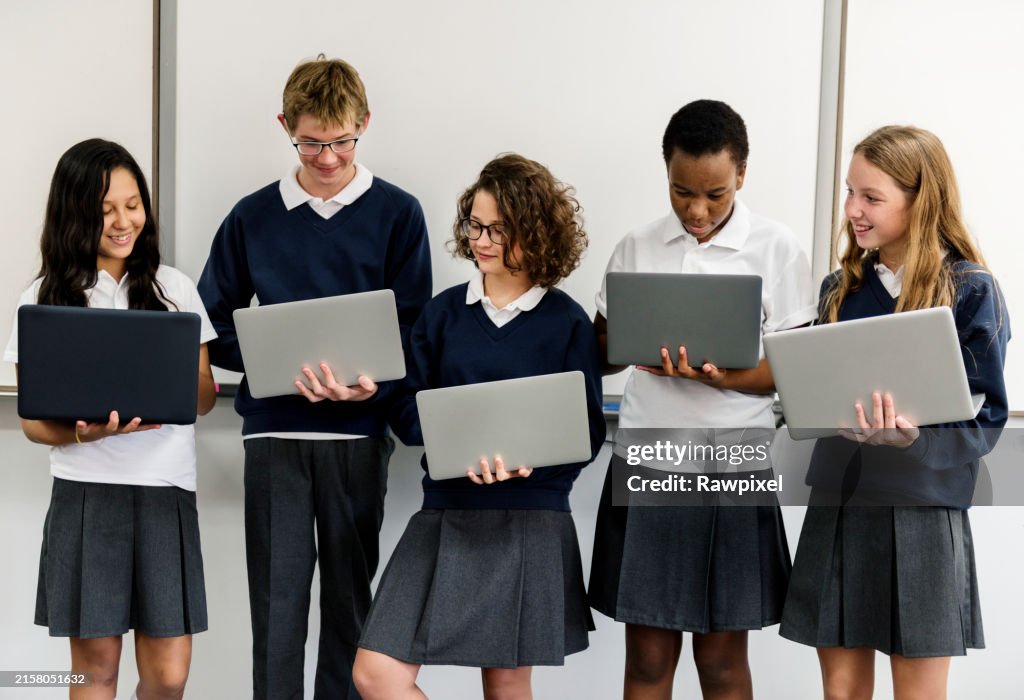Estilo de vida de los estudiantes e-learning con ordenador portátil