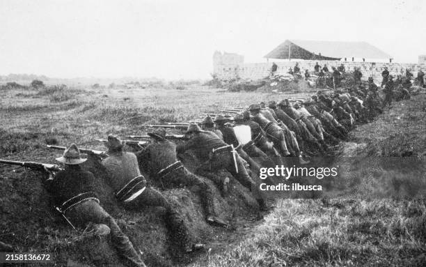 ilustraciones, imágenes clip art, dibujos animados e iconos de stock de fotografía antigua de filipinas durante la guerra hispanoamericana, 3ª artillería de ee.uu. actuando como infantería - guerra españa