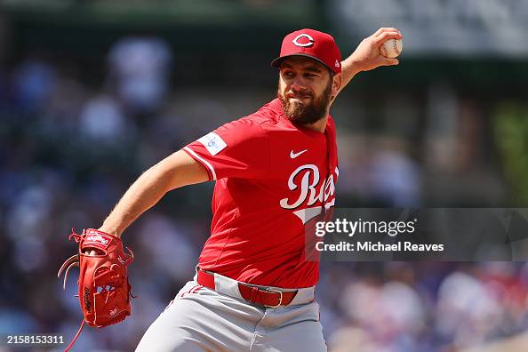 Sam Reds Sam Moll of the Cincinnati Reds delivers a pitch against the Chicago ...