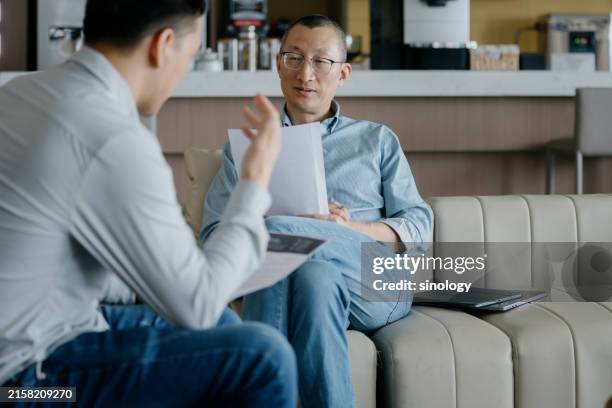 Chinese Interviewer 737 China Jobless Men Stock Photos, High-Res Pictures, and Images ...