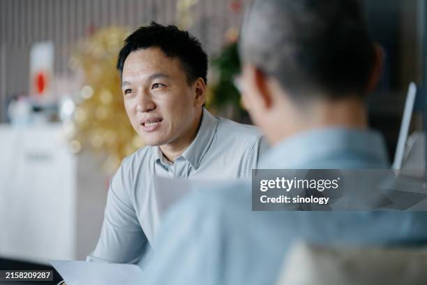 Chinese Interviewer 8,550 Interview Business China Stock Photos, High-Res Pictures, and ...