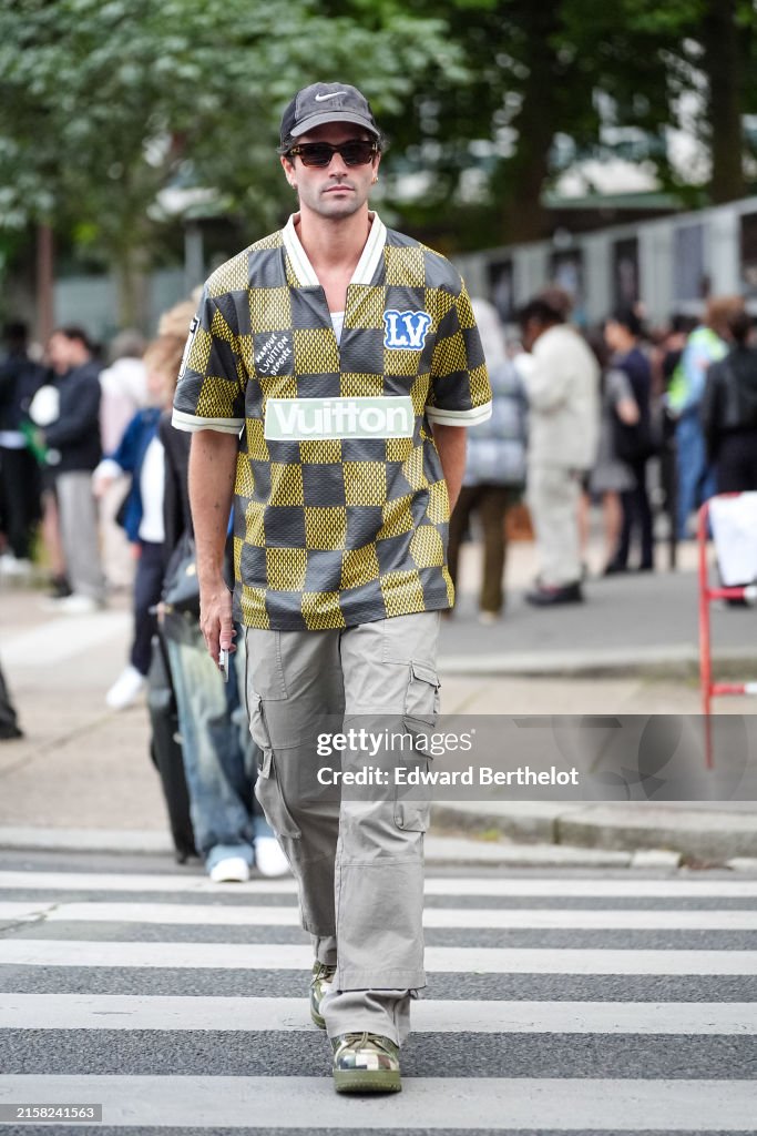 Street Style - Paris Fashion Week - Menswear Spring/Summer 2025 - Day One