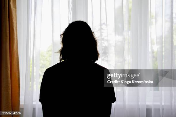 mental health issues - suicide imagens e fotografias de stock