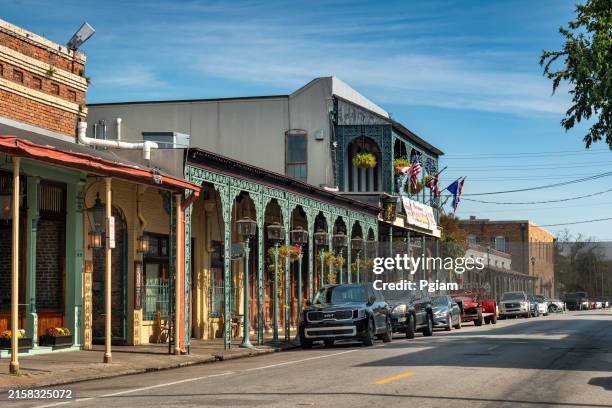 pensacola, florida innenstadt historische main street am golf von mexiko usa - pensacola stock-fotos und bilder