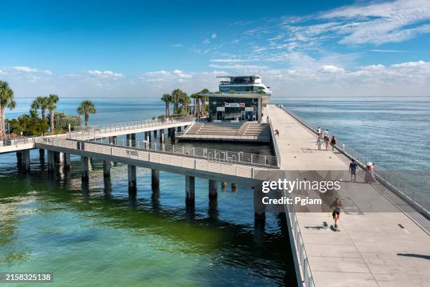 st. petersburg florida waterfront st. pete pier downtown - st petersburg florida pier stock-fotos und bilder