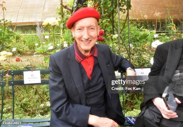 PARIS, FRANCE Milliner Stephen Jones attends the Walter Van Beirendonck Menswear Spring/Summer 2025 show as part of Paris Fashion Week on June 19,...