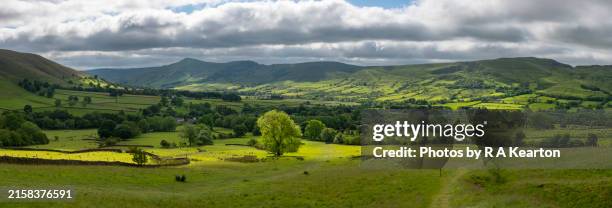 the vale of edale, peak district, derbyshire, england - peak district national park stock pictures, royalty-free photos & images