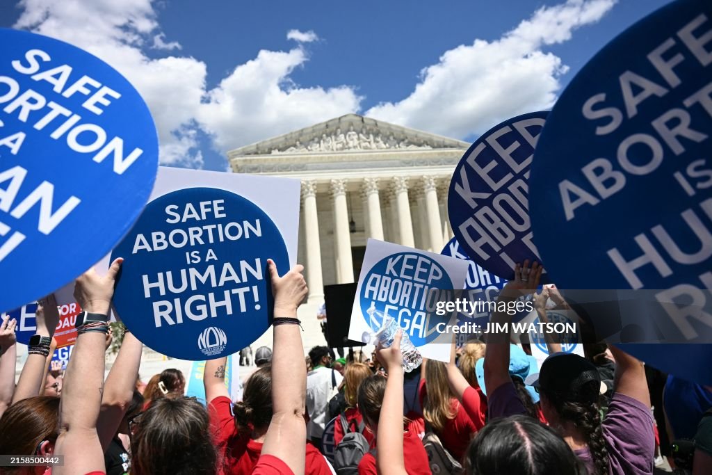 TOPSHOT-US-POLITICS-ABORTION-WOMEN-RIGHTS
