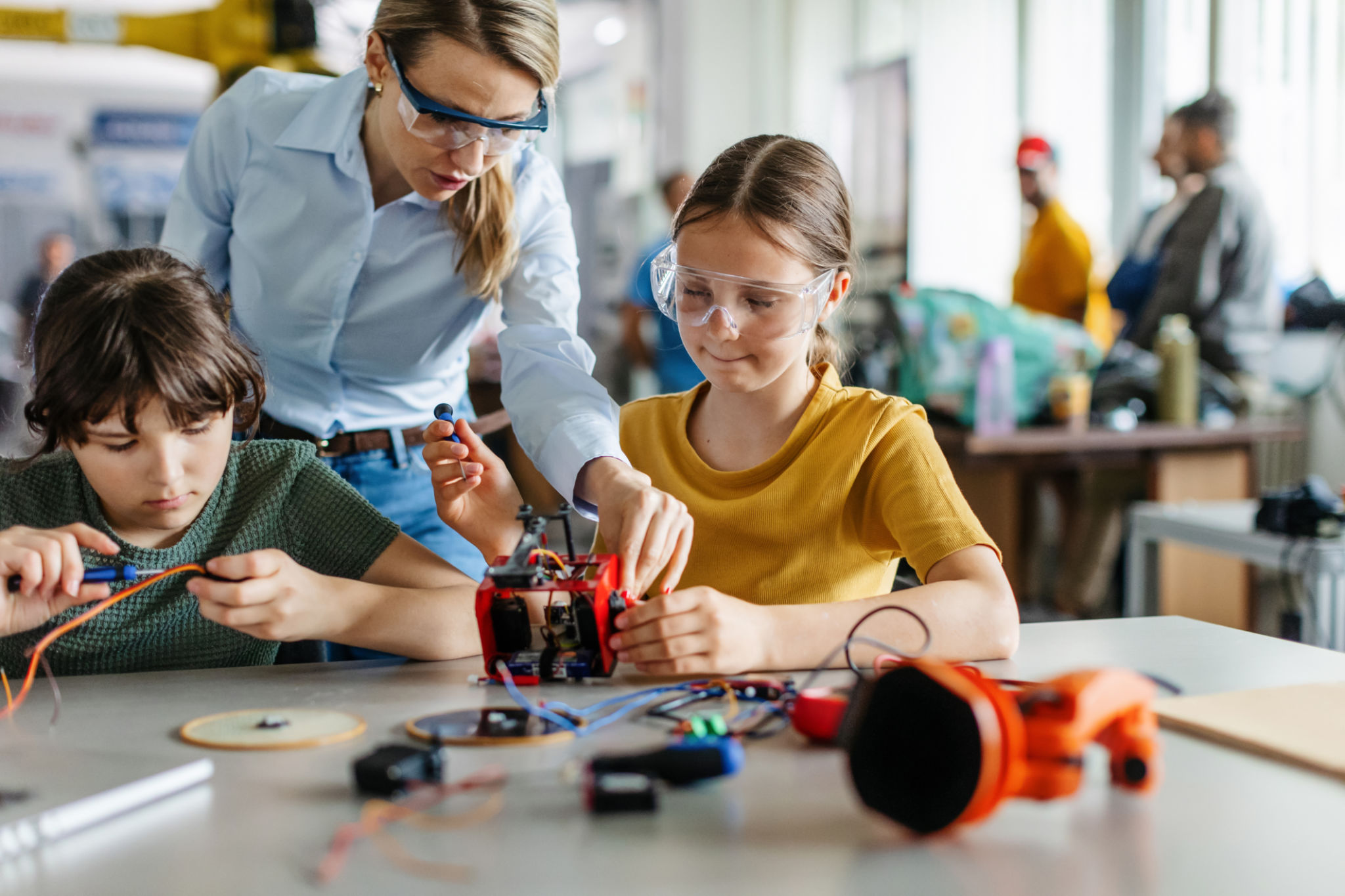 children learning STEM
