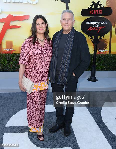 Dominique Ravets Paula Ravets, Paul Reiser arrives at the Los Angeles Premiere Of ...