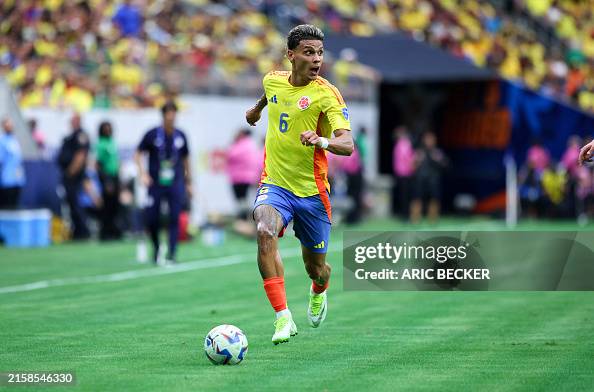 R Rios Colombia's midfielder Richard Rios runs with the ball during the ...