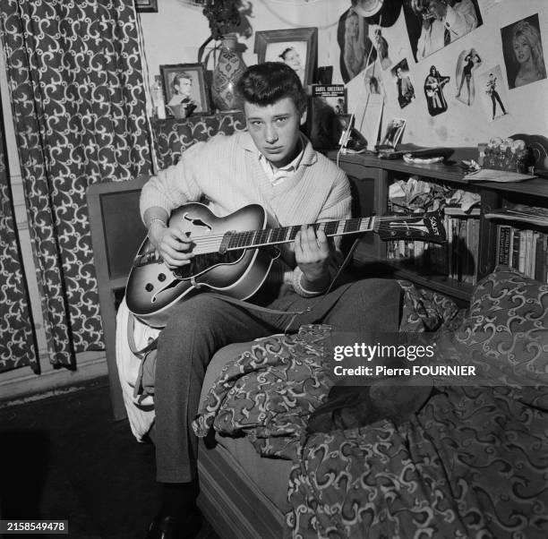Franch Singer 34,880 French Actress Singer Stock Photos, High-Res Pictures, and ...