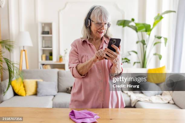 Ring Out Rag 33 Ringing Out Rag Stock Photos, High-Res Pictures, and Images - Getty ...