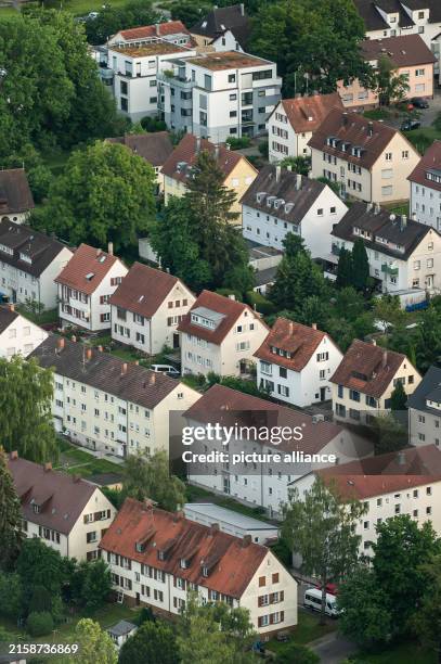 June 2024, Baden-Württemberg, Rottweil: Residential buildings in a residential area near Rottweil. Photo: Silas Stein/dpa