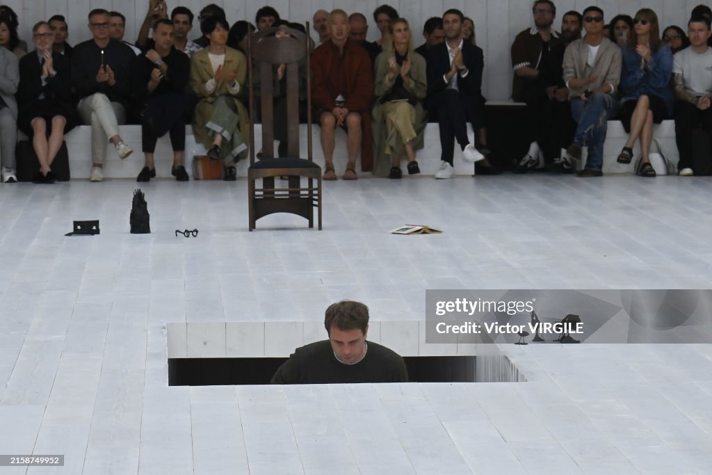 Loewe - Runway - Spring/Summer 2025 Paris Men Fashion Week