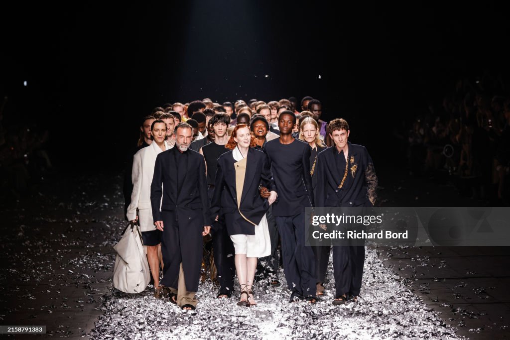 Dries Van Noten: Runway - Paris Fashion Week - Menswear Spring/Summer 2025