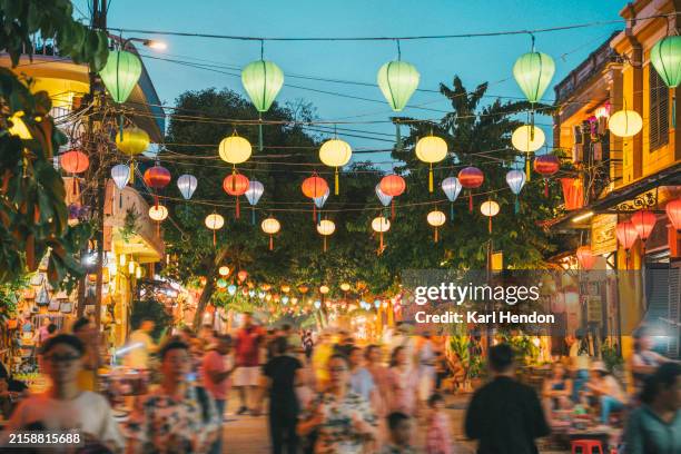 a town in vietnam at night - vietname imagens e fotografias de stock