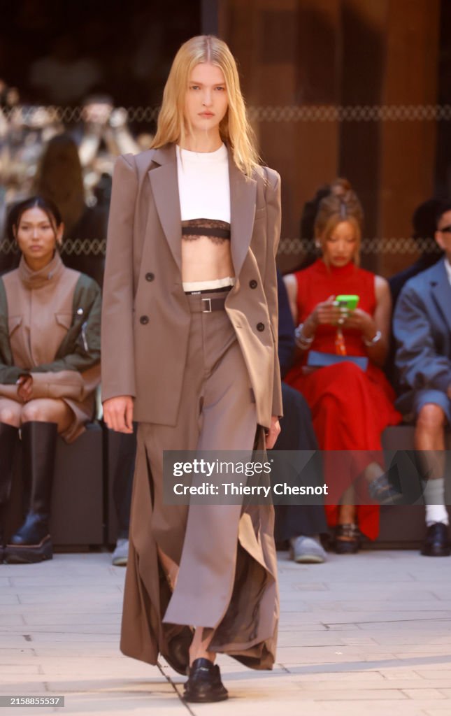 Sacai: Runway - Paris Fashion Week - Menswear Spring/Summer 2025