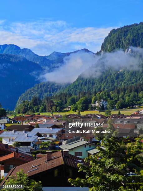 blick über "schönau a. königssee". nationalpark berchtesgadener alpen. bayern, deutschland. - bayerischer wald stock-fotos und bilder