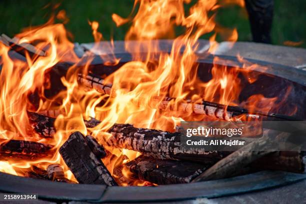 firewood flames - fireplace stock pictures, royalty-free photos & images