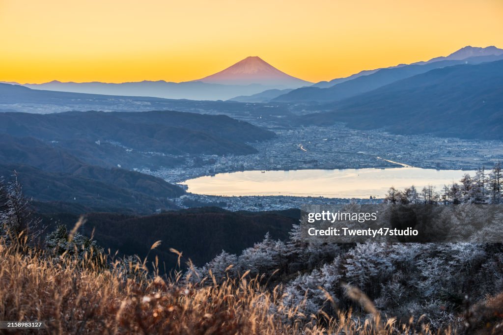 Beautiful Scenery Of Lake Suwa And Mount Fuji At Takabochi Highlands In ...