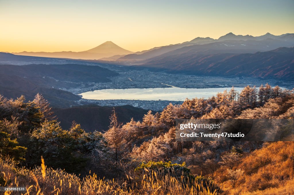 Beautiful Scenery Of Lake Suwa And Mount Fuji At Takabochi Highlands In ...