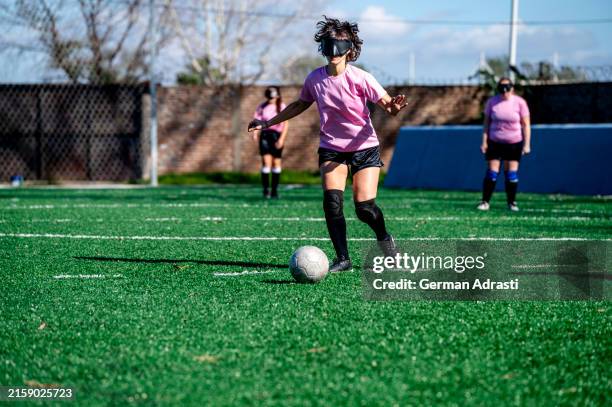 blind female soccer players - ceco imagens e fotografias de stock