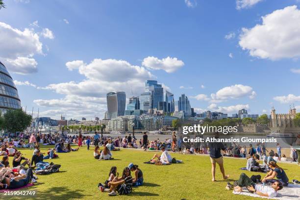 London Weather In June 9,795 Hot Weather London Stock Photos, High-Res Pictures, and Images ...